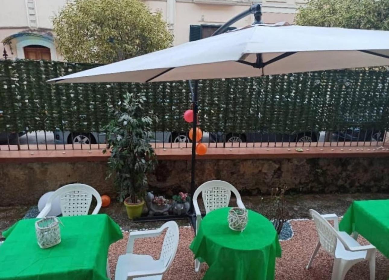 Home Josephine, A Due Passi Dalla Reggia Caserta Luaran gambar
