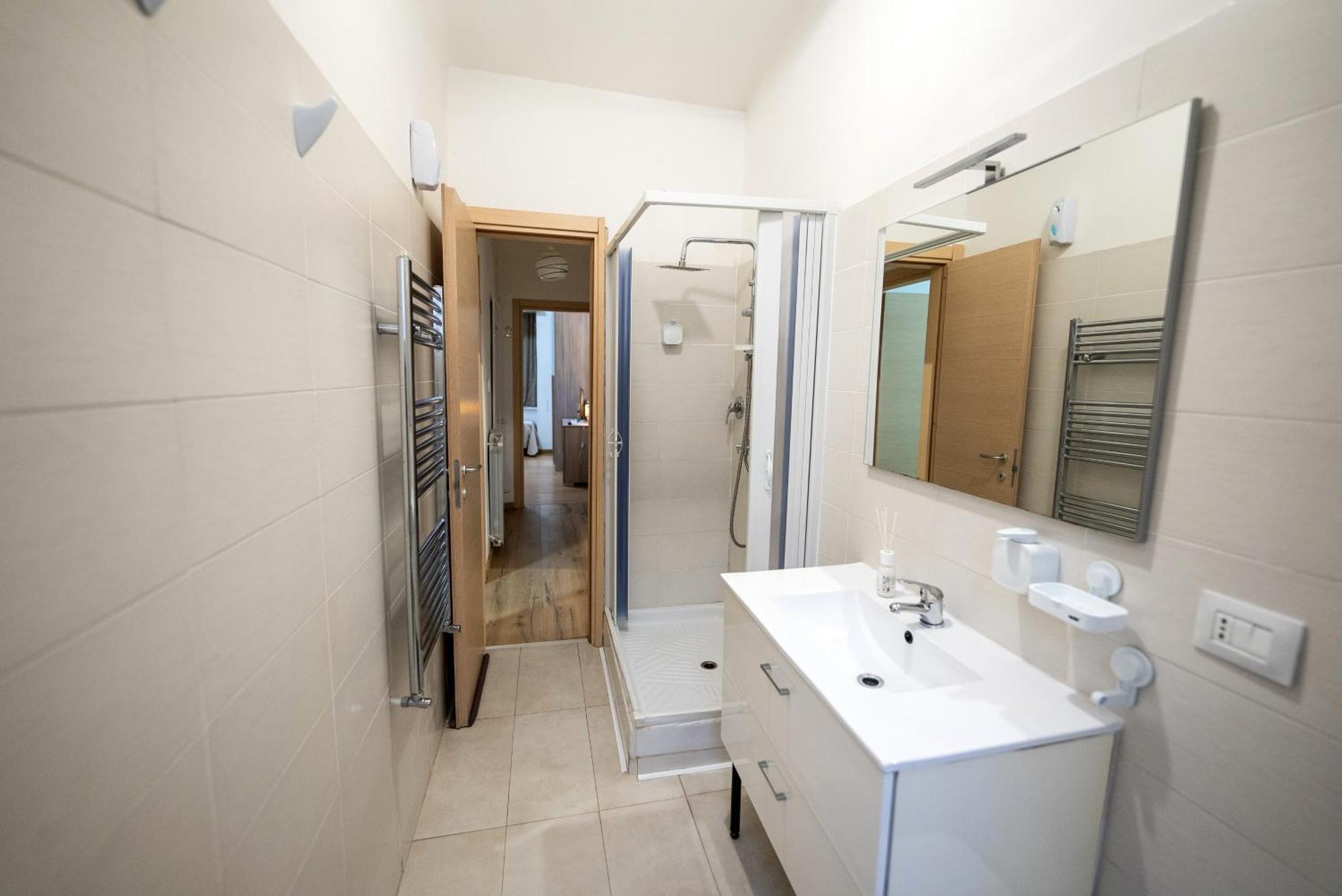 Home Josephine, A Due Passi Dalla Reggia Caserta Luaran gambar