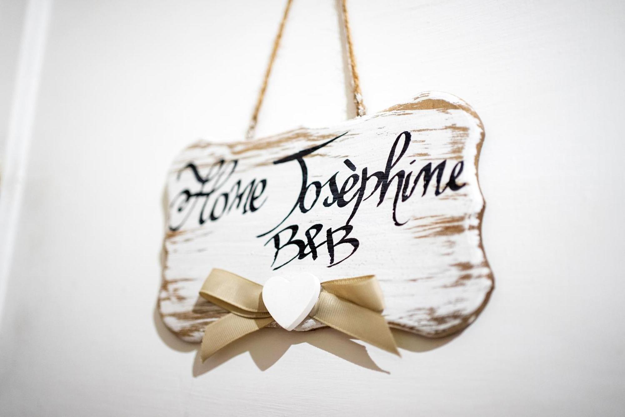 Home Josephine, A Due Passi Dalla Reggia Caserta Luaran gambar