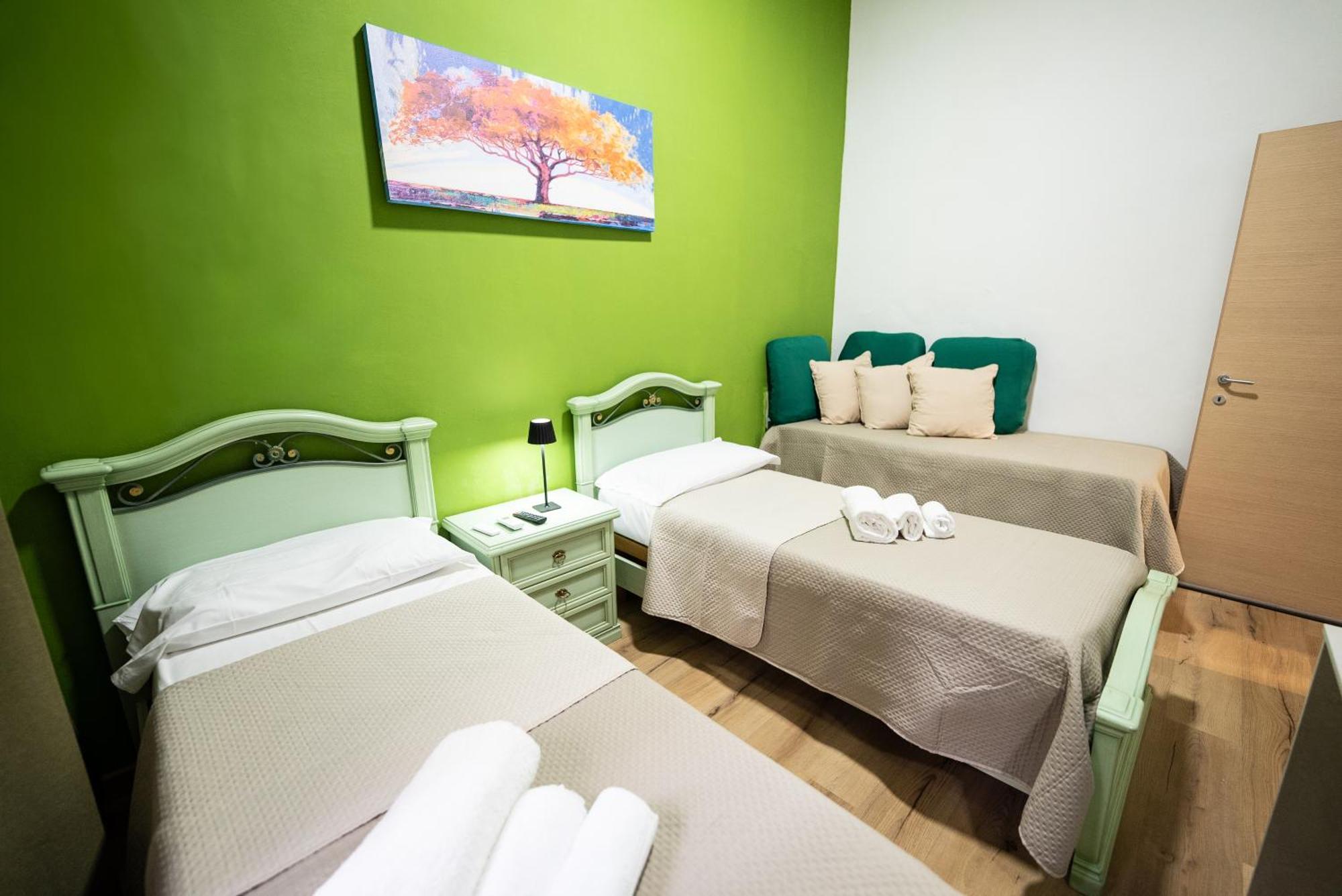 Home Josephine, A Due Passi Dalla Reggia Caserta Luaran gambar