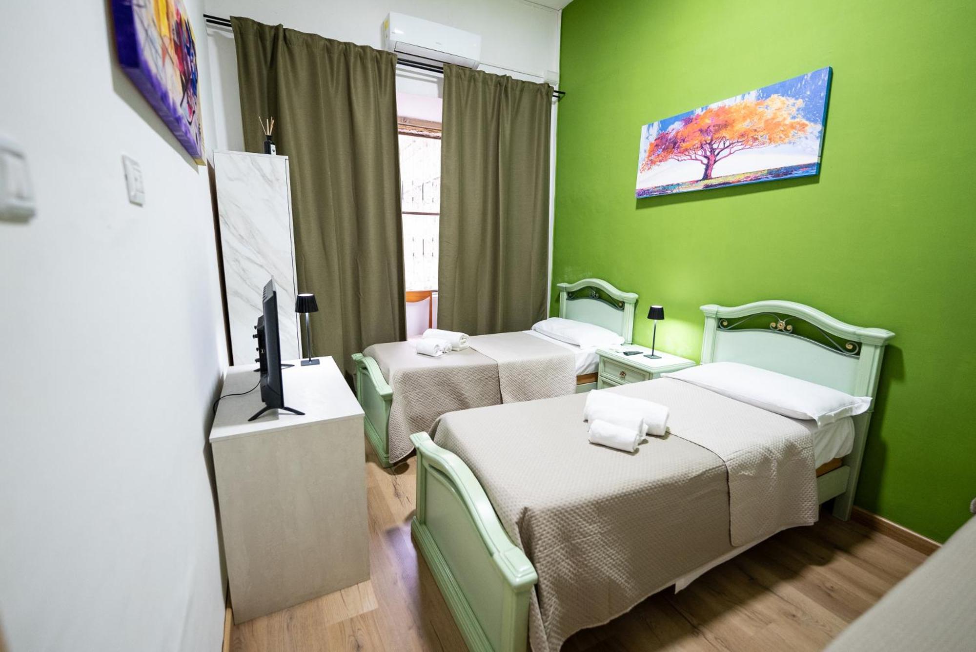 Home Josephine, A Due Passi Dalla Reggia Caserta Luaran gambar